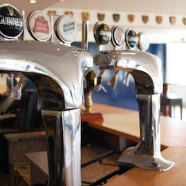 Richmond Athletic Ground - The Members Bar image 3