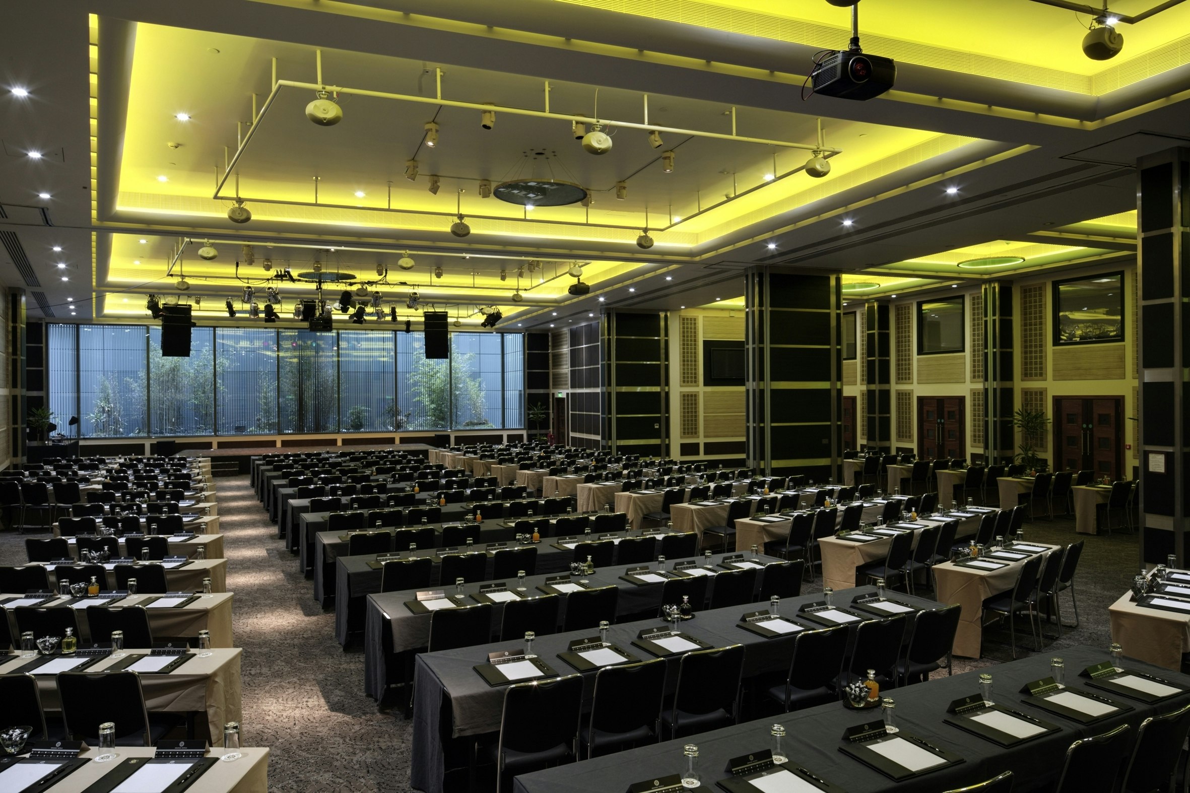 Conference Venues With Accommodation in London - Leonardo Royal Hotel London St.Pauls 