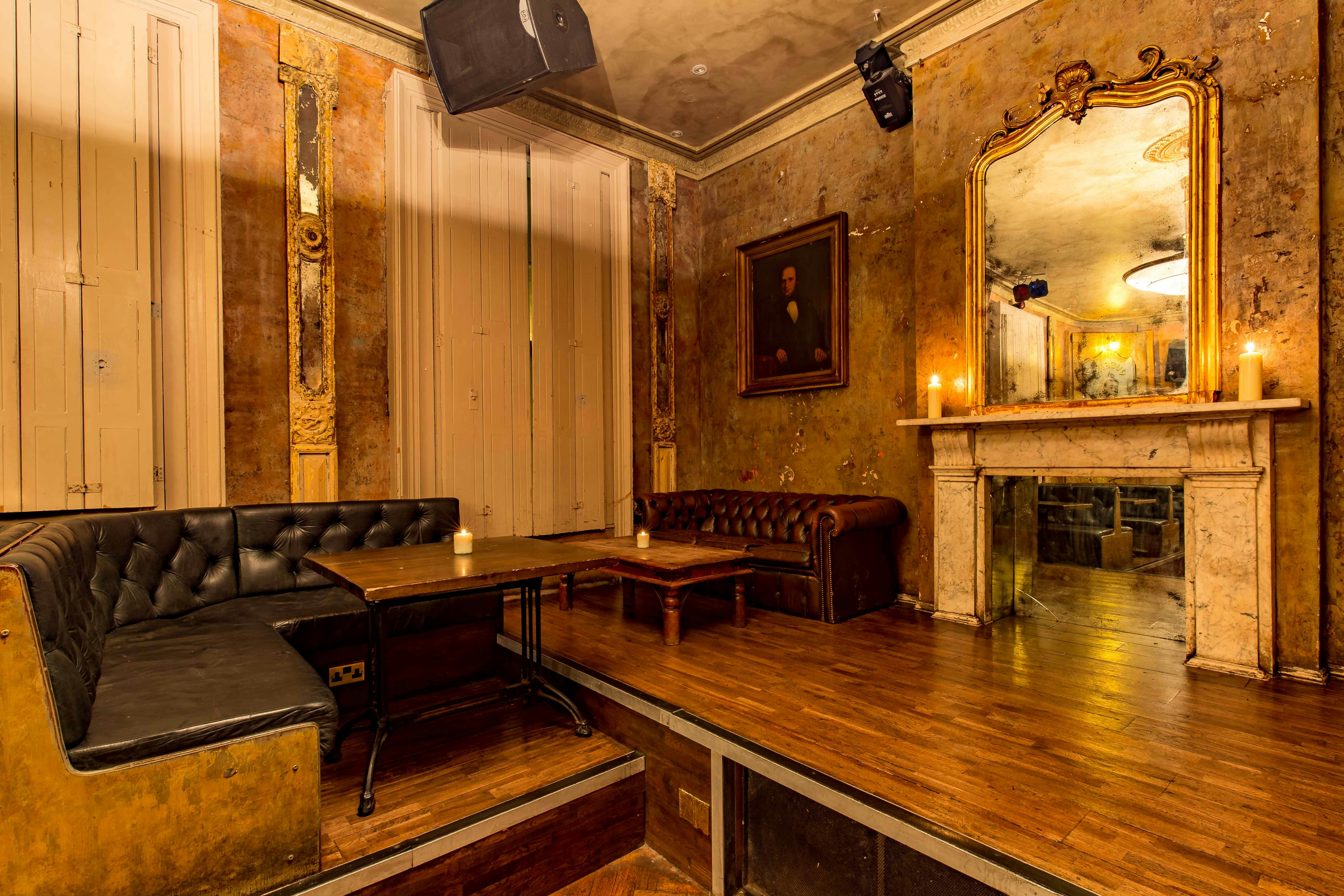 The Old Queen's Head - Function Room  image 4