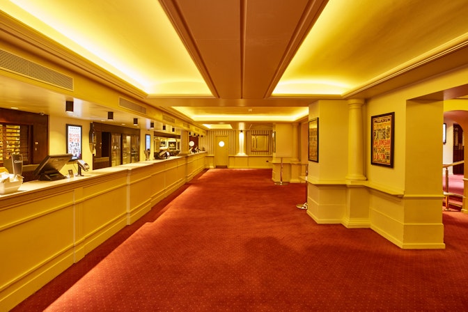 London Palladium - Val Parnell Bar image 2