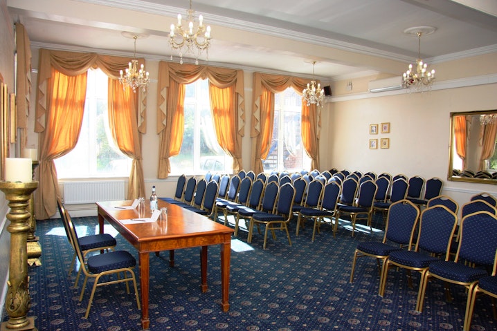 Best Western Thurrock Hotel - Library Suite image 1