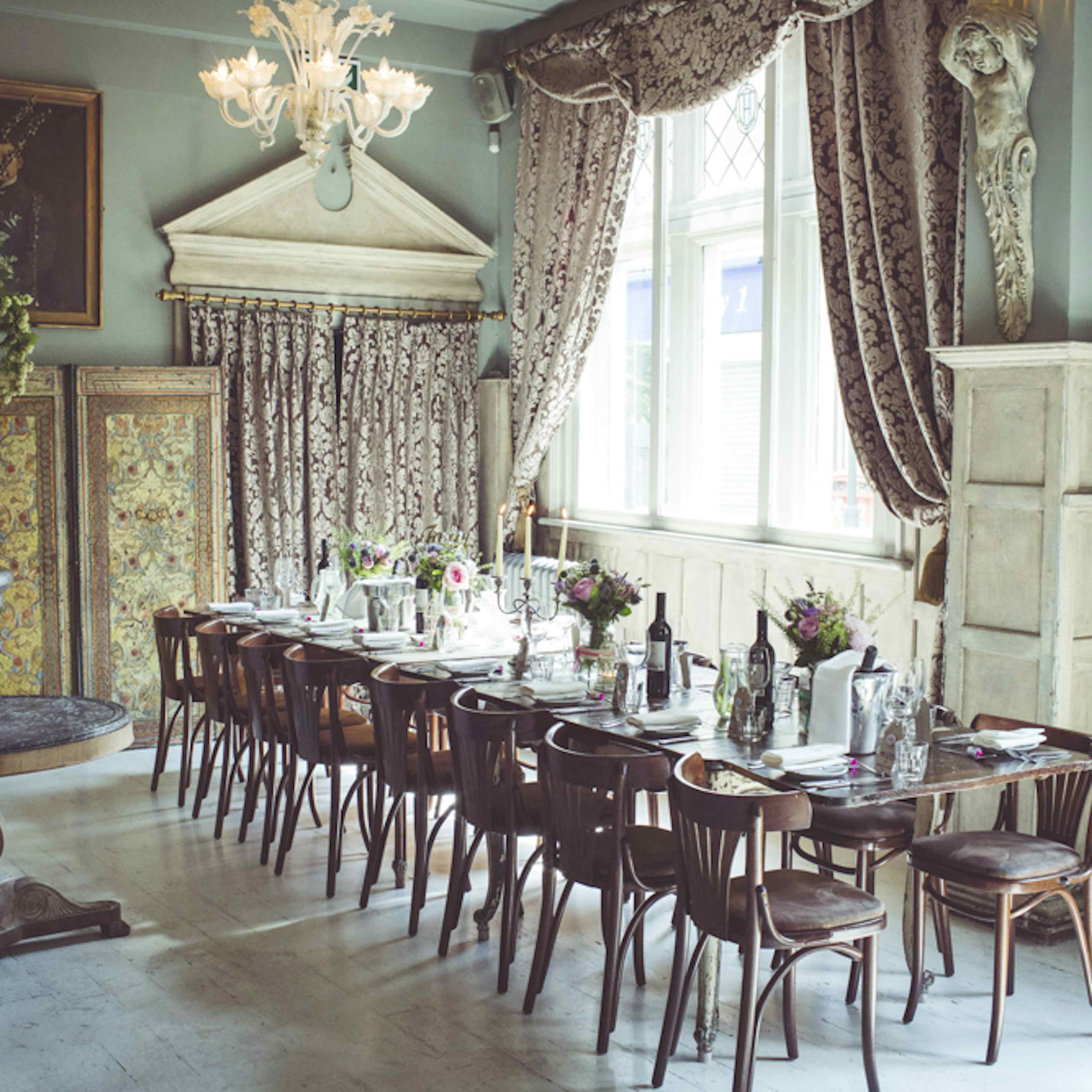Paradise by way of Kensal Green - Dining Room image 2
