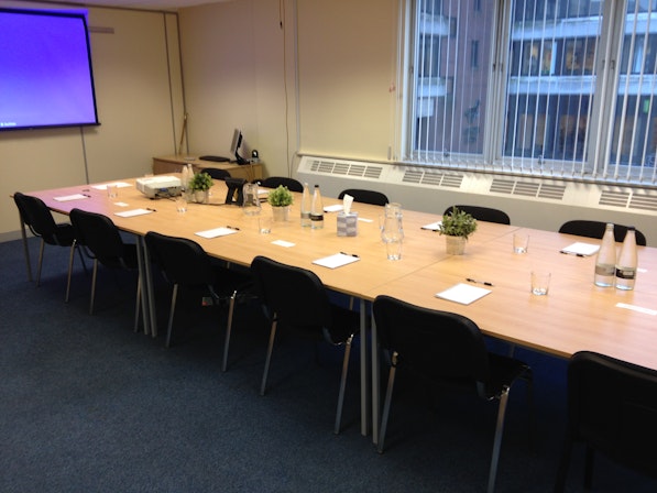 Devonshire House Business Centre - Meeting Room image 2