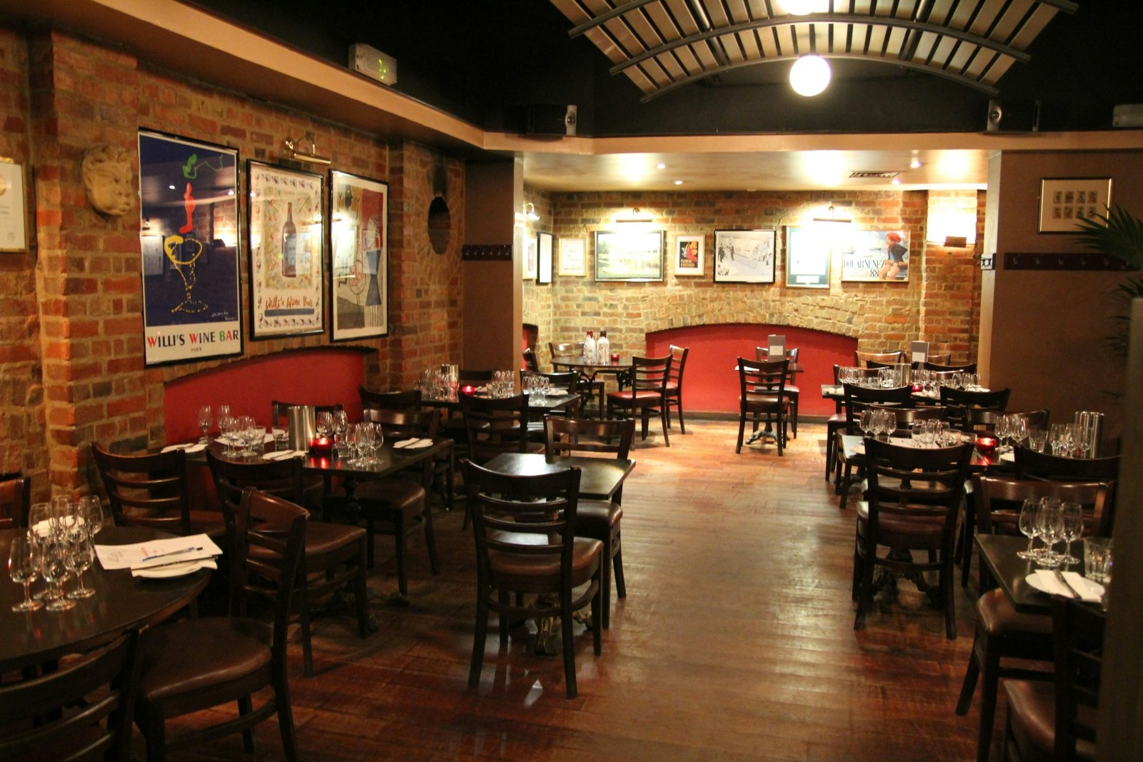 Willy's Wine Bar - Whole Venue image 2