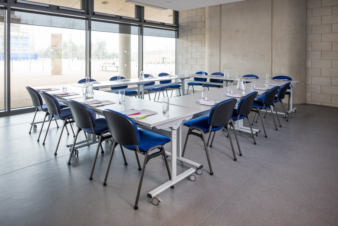 wraparound Concourse Pods