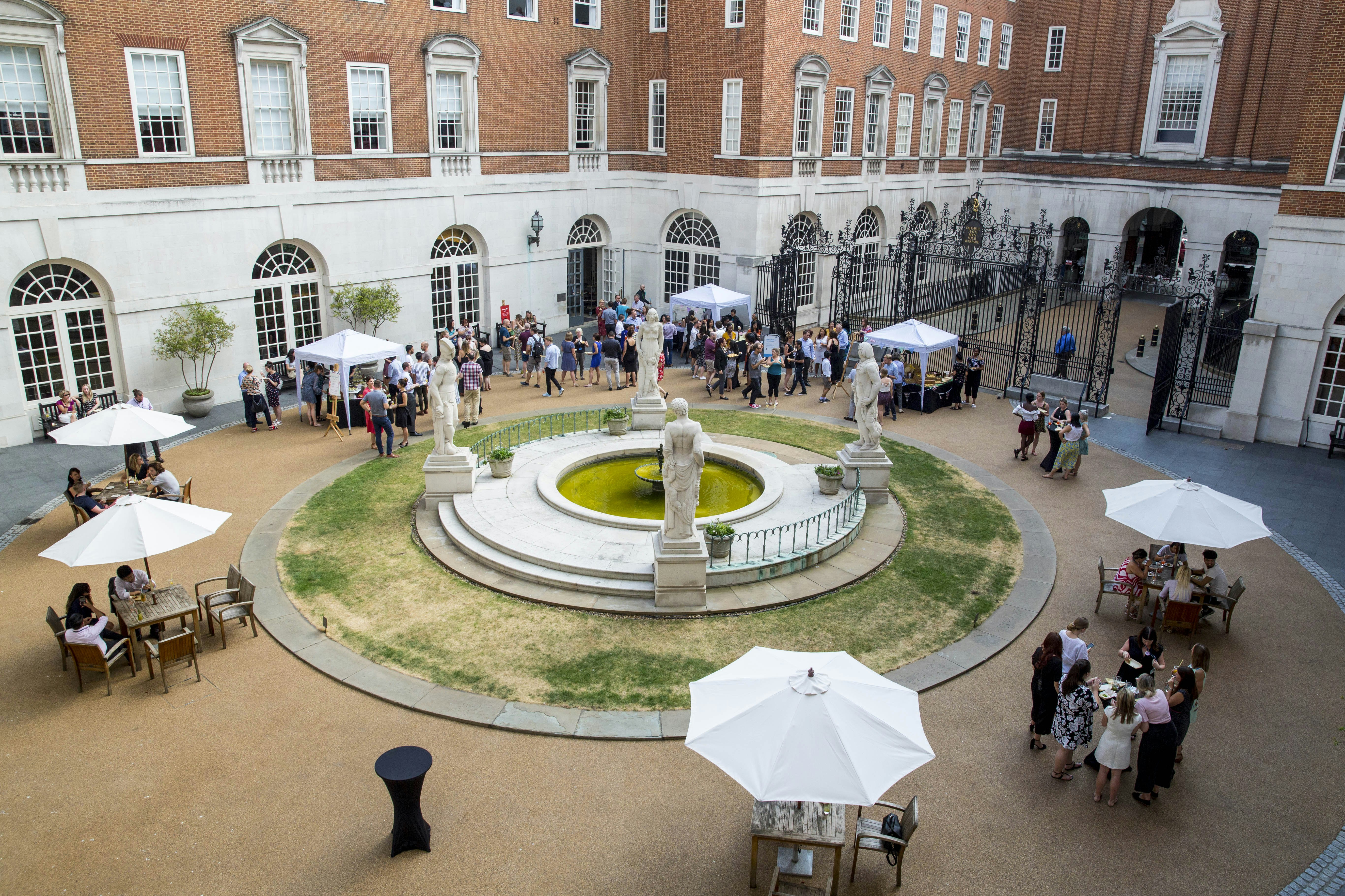 BMA House - The Courtyard image 5