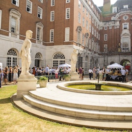BMA House - The Courtyard image 7