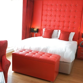 The Bermondsey Square Hotel - Ruby Loft Suite image 1