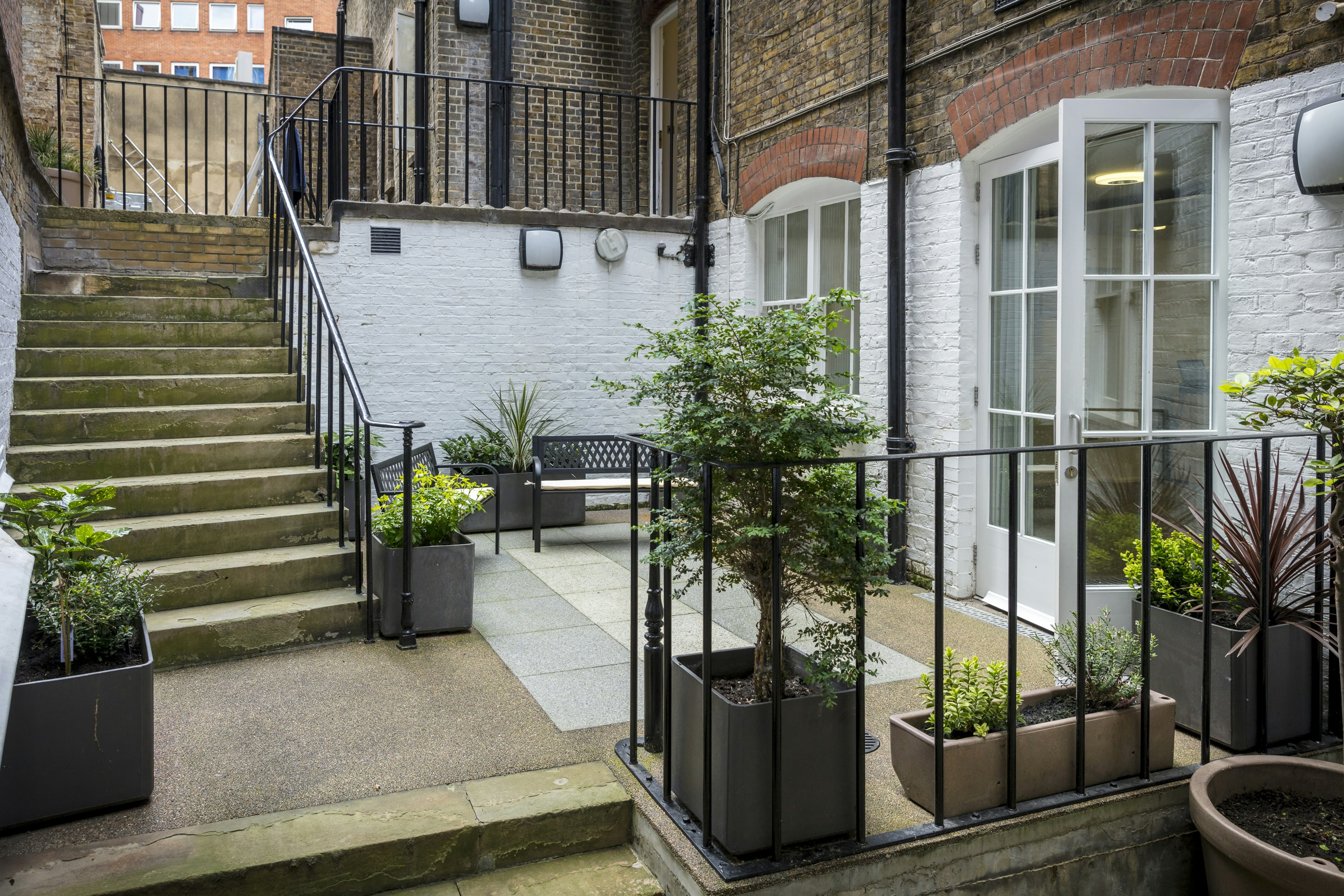 Business | Courtyard 