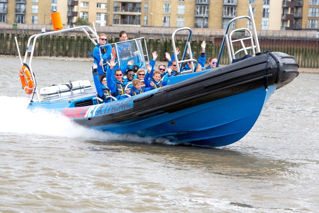 Outdoor Team Building Activities Venues in London - City Cruises