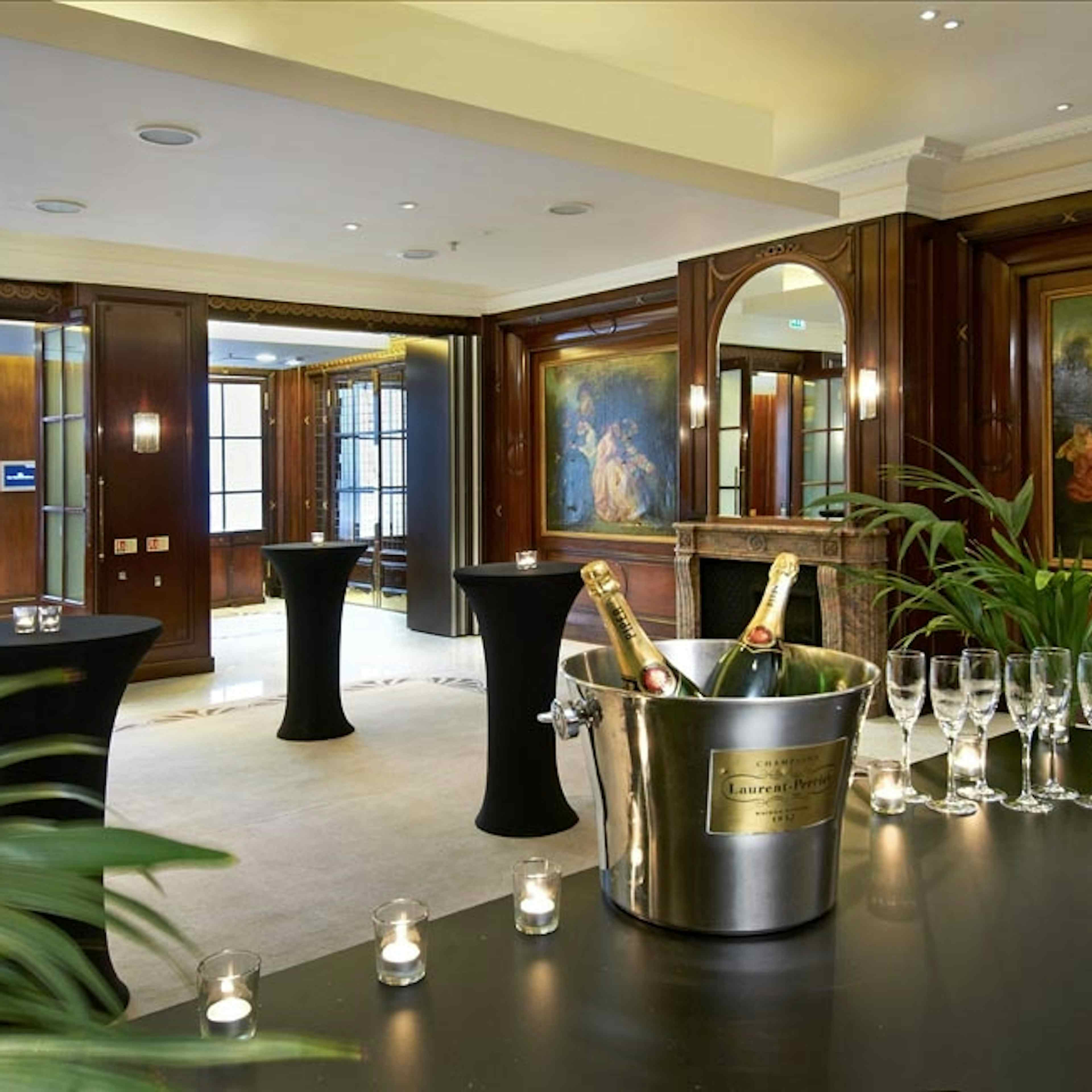 The Waldorf Hilton Hotel - Executive Boardroom image 2