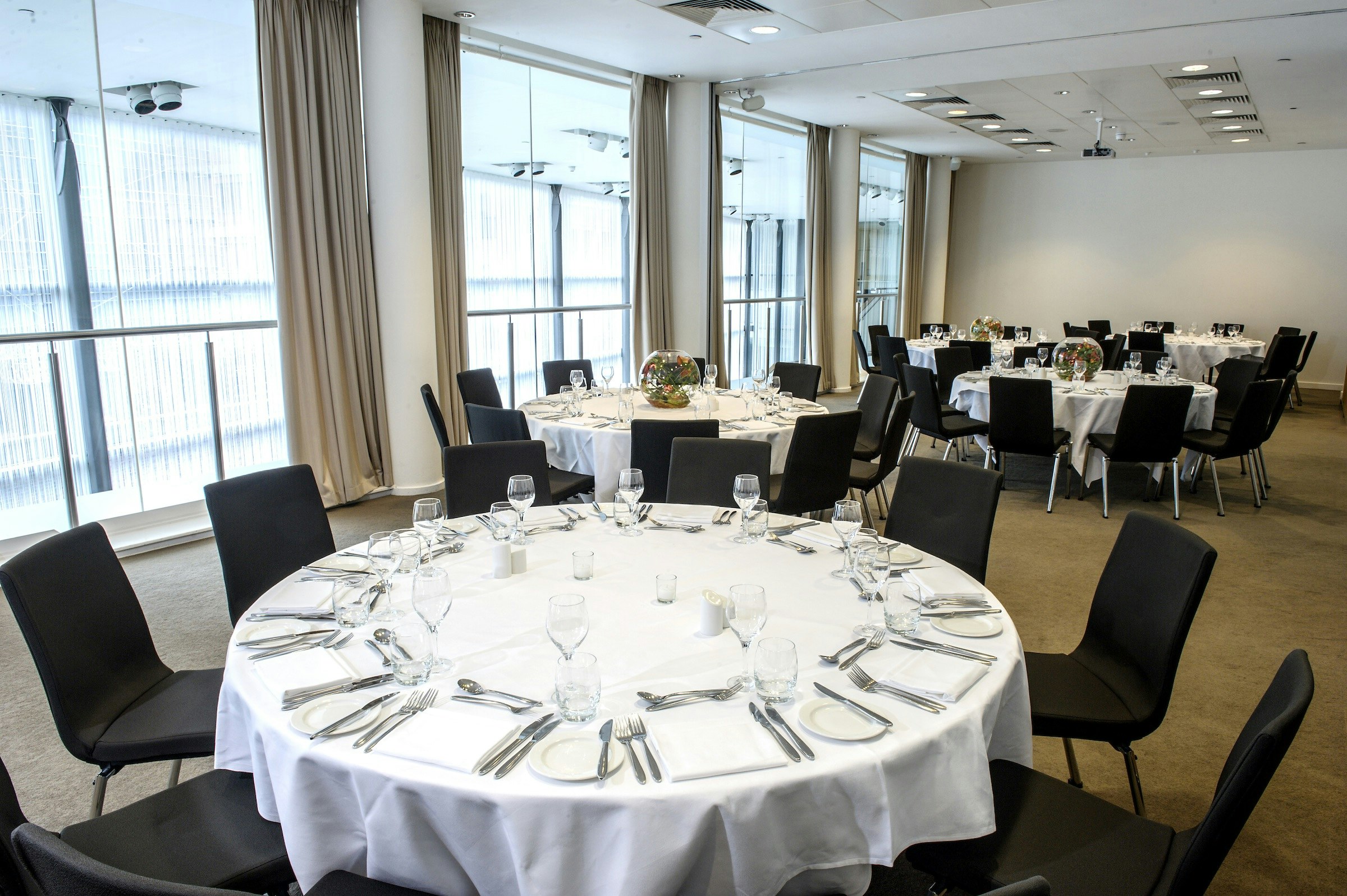 DoubleTree by Hilton Manchester - Atholl image 3