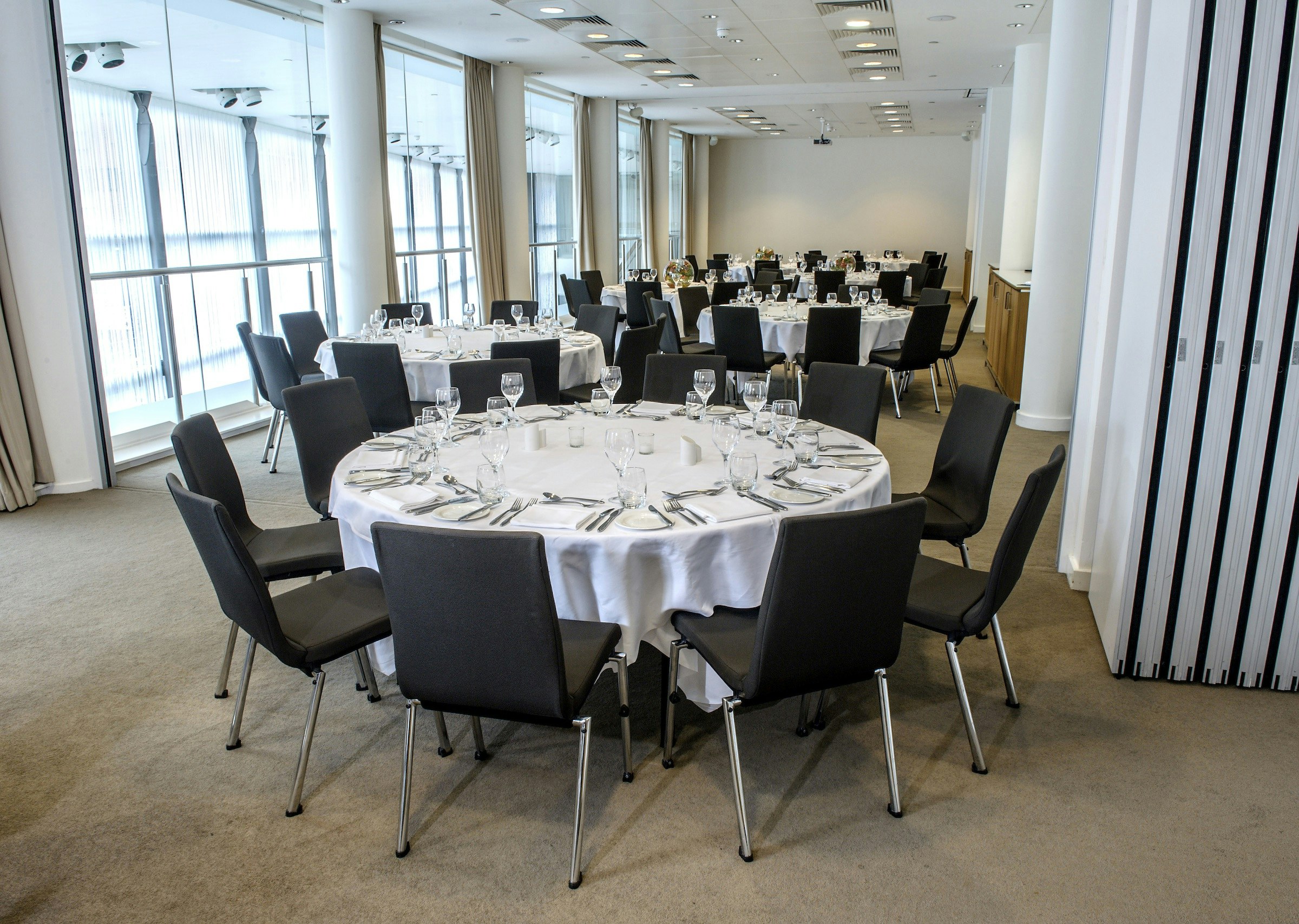DoubleTree by Hilton Manchester - Atholl image 5