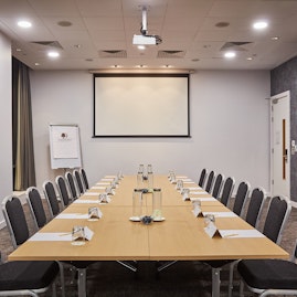 DoubleTree by Hilton Manchester - Cawdor image 1