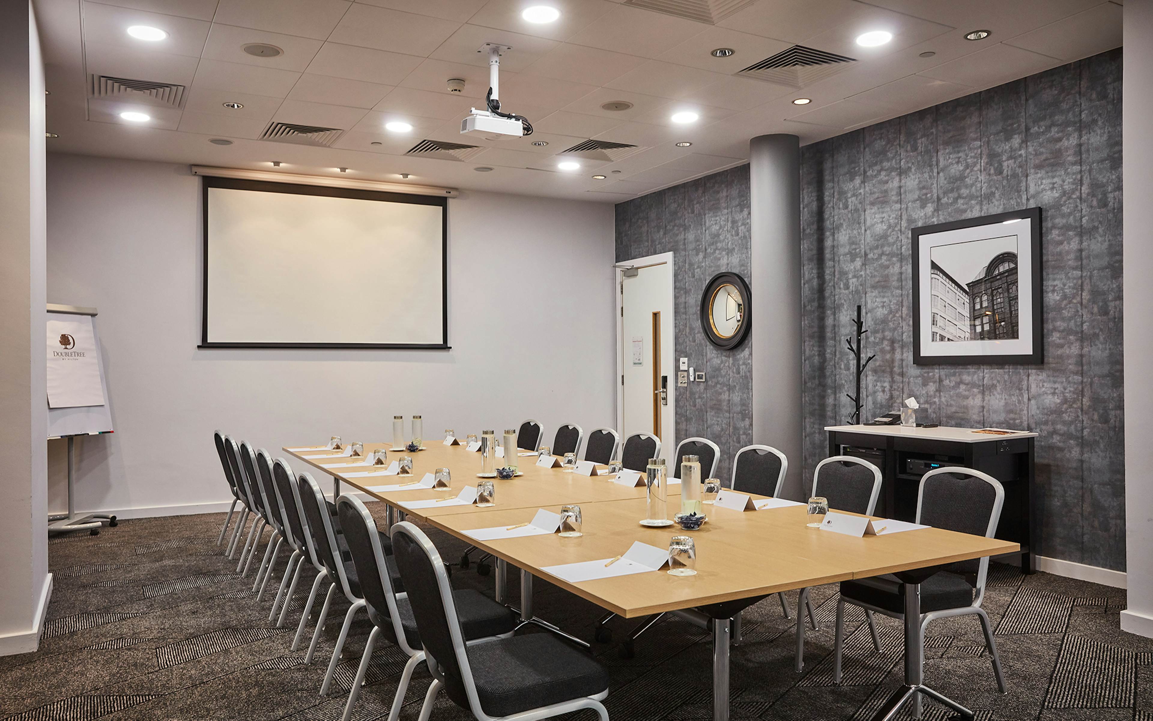 DoubleTree by Hilton Manchester - Barony image 1