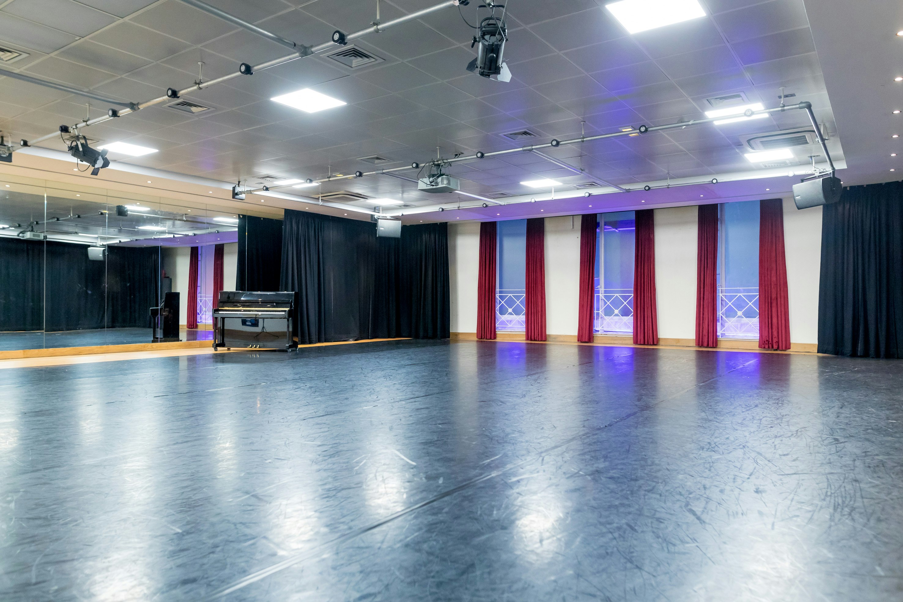 Dance Studio Venues in London - Dominion Theatre 