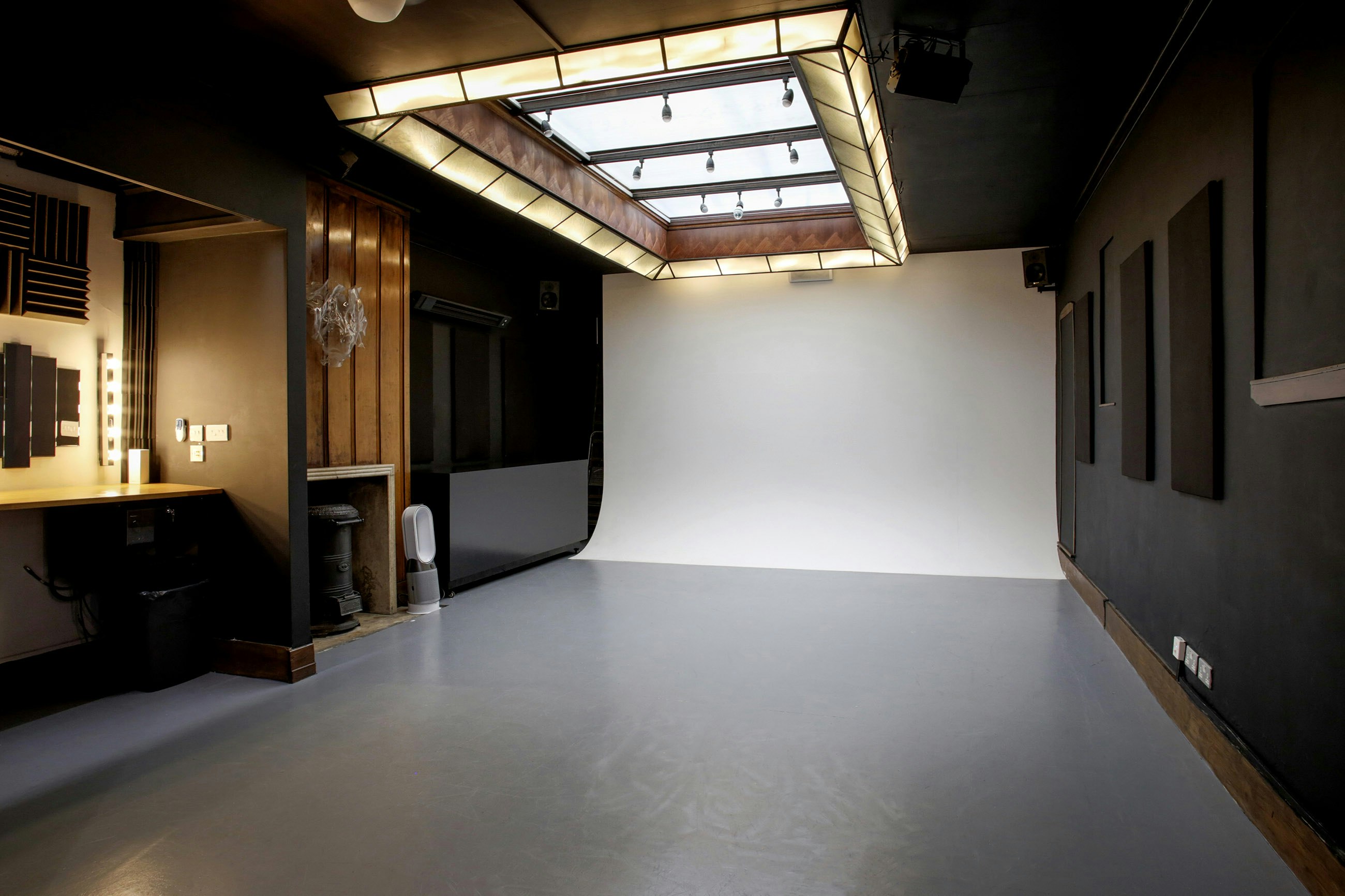 Anomalous Space - GEORGIAN TOWNHOUSE image 4