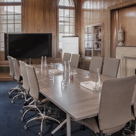 De Vere Holborn Bars - Small Sized Meeting Room image 3
