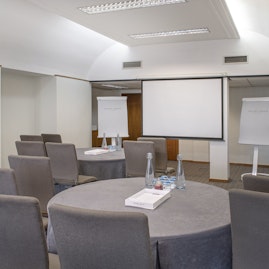 De Vere Holborn Bars - Small Sized Meeting Room image 2
