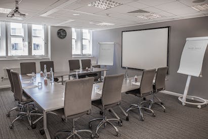 Medium Sized Meeting Room