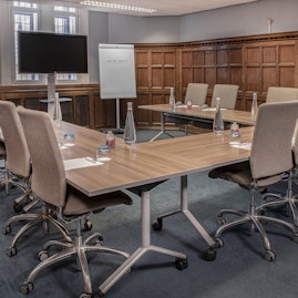 De Vere Holborn Bars - Medium Sized Meeting Room image 3