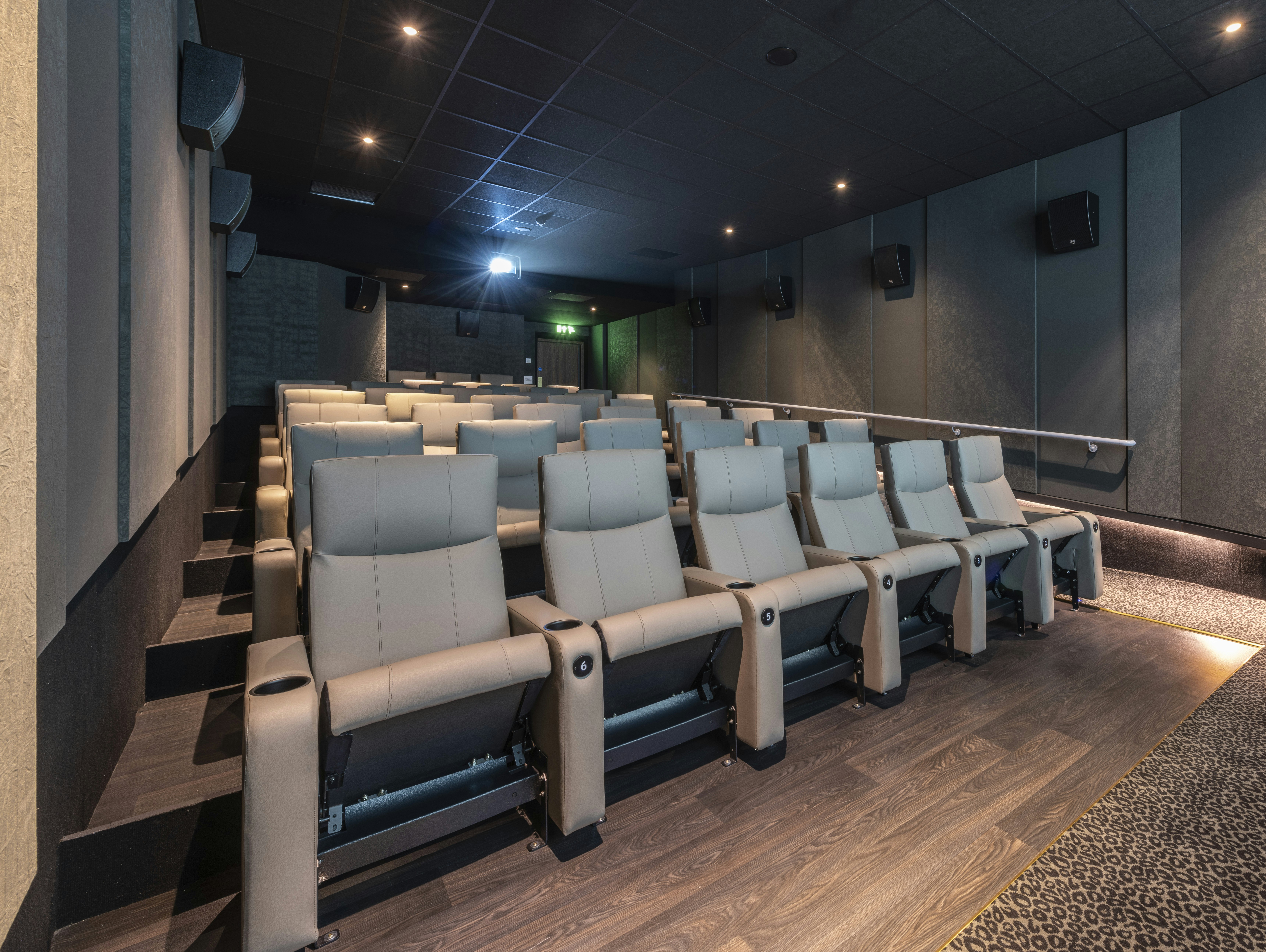 ODEON LUXE Leicester Square   - Studio Screens image 2