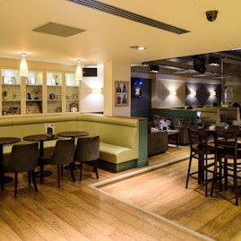 Griff Inn Bar & Kitchen  - Main bar image 3