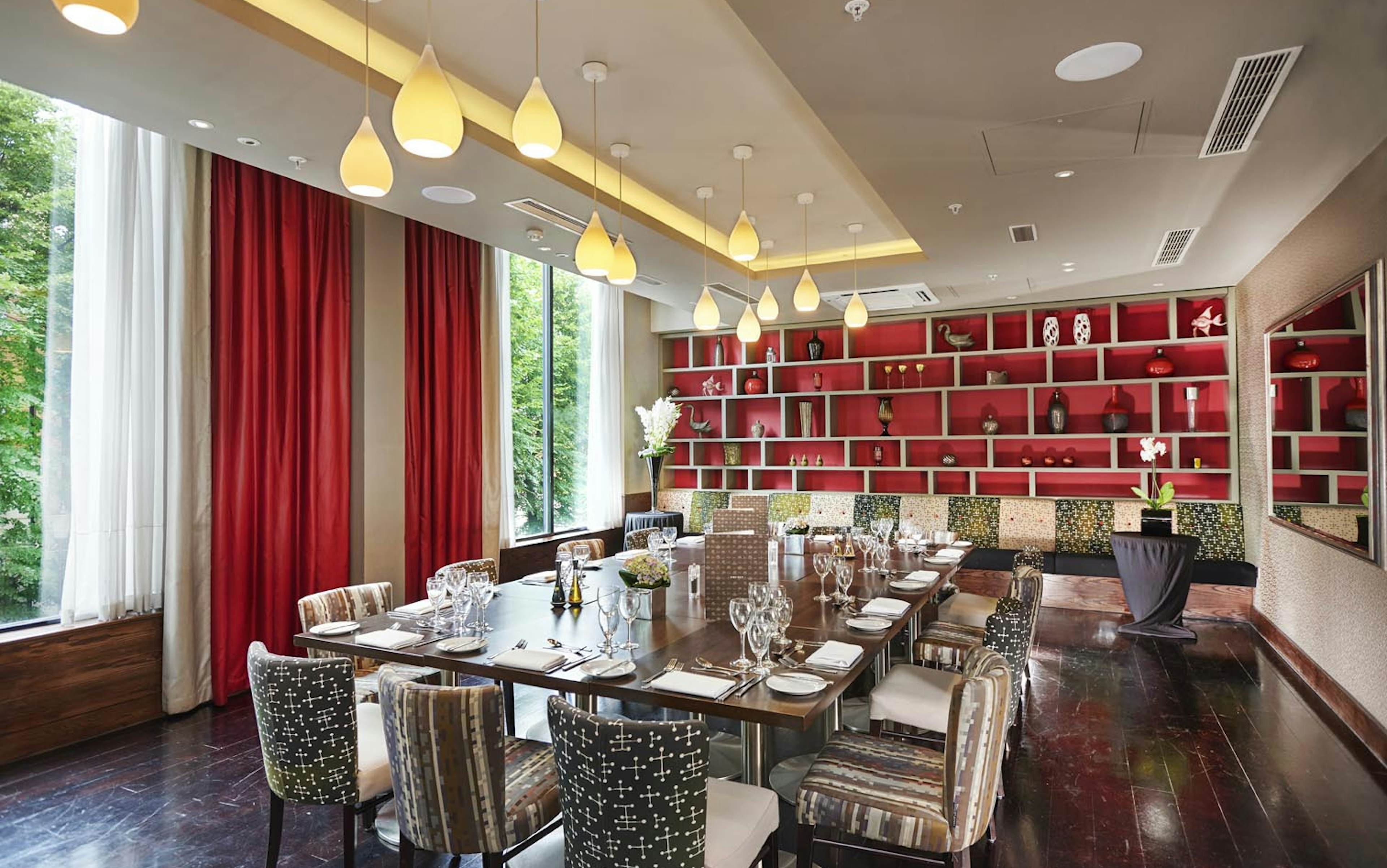 Hilton London Olympia - Society Restaurant Private Area image 1