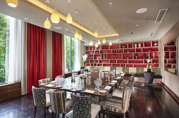 Hilton London Olympia - Society Restaurant Private Area image 1