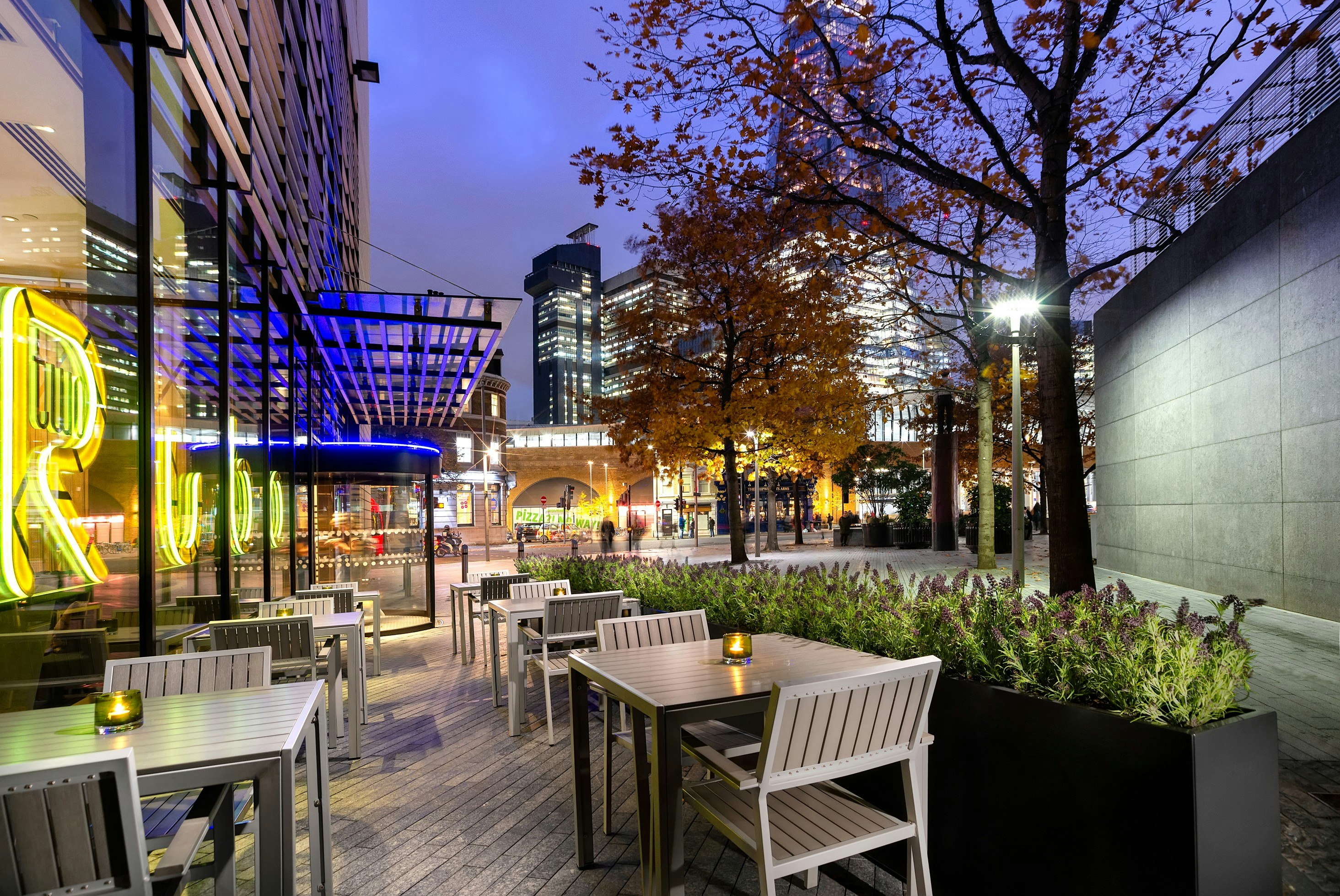 Hilton London Tower Bridge - Two Ruba Bar image 7