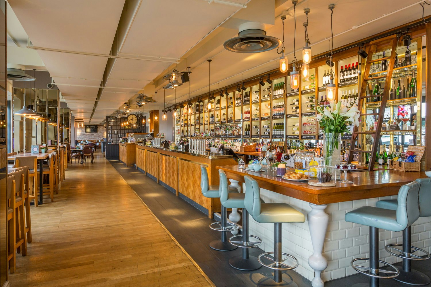 All Bar One Butlers Wharf - The Bar image 7