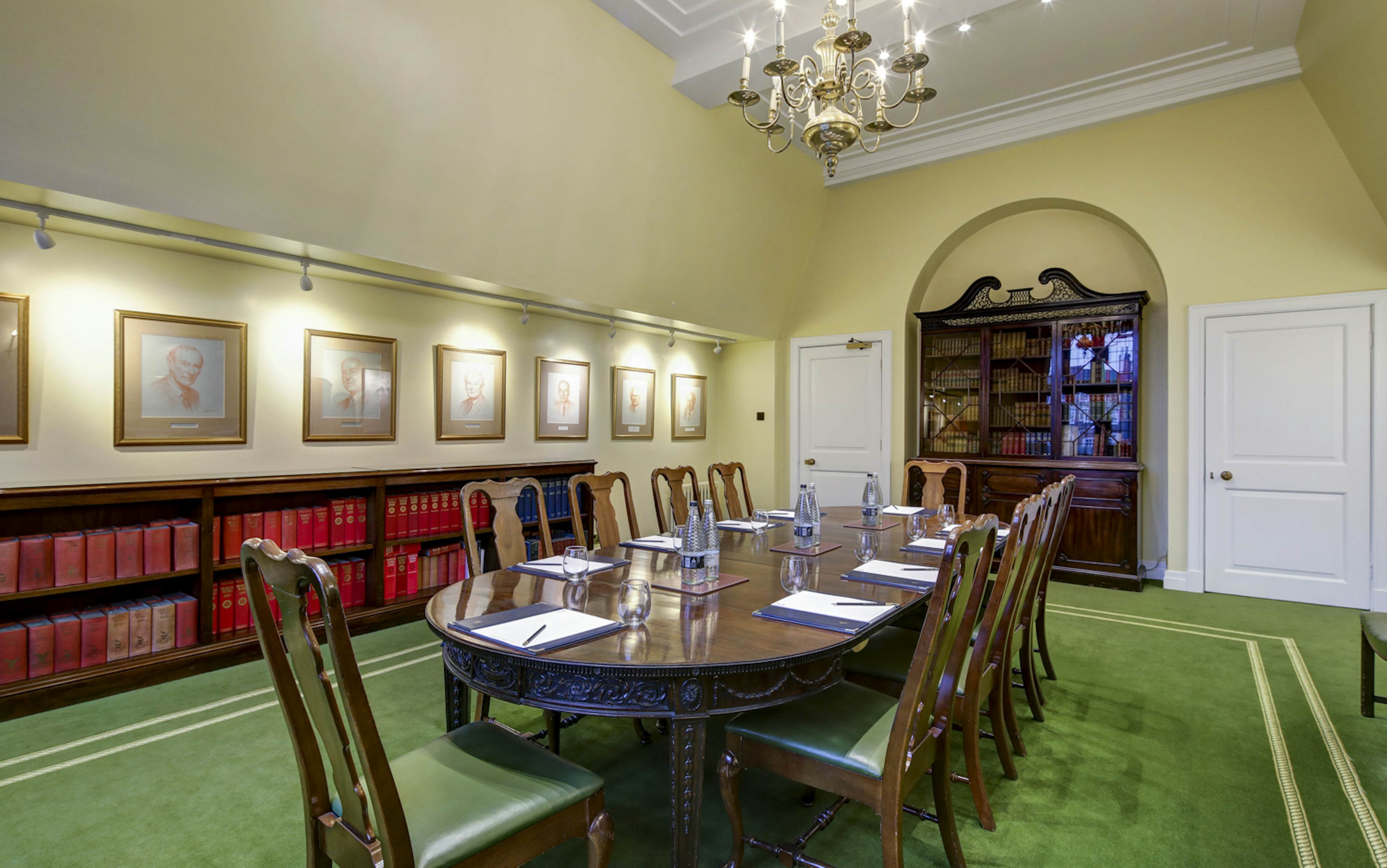The Honourable Society of Gray's Inn - The Benchers' Library image 1