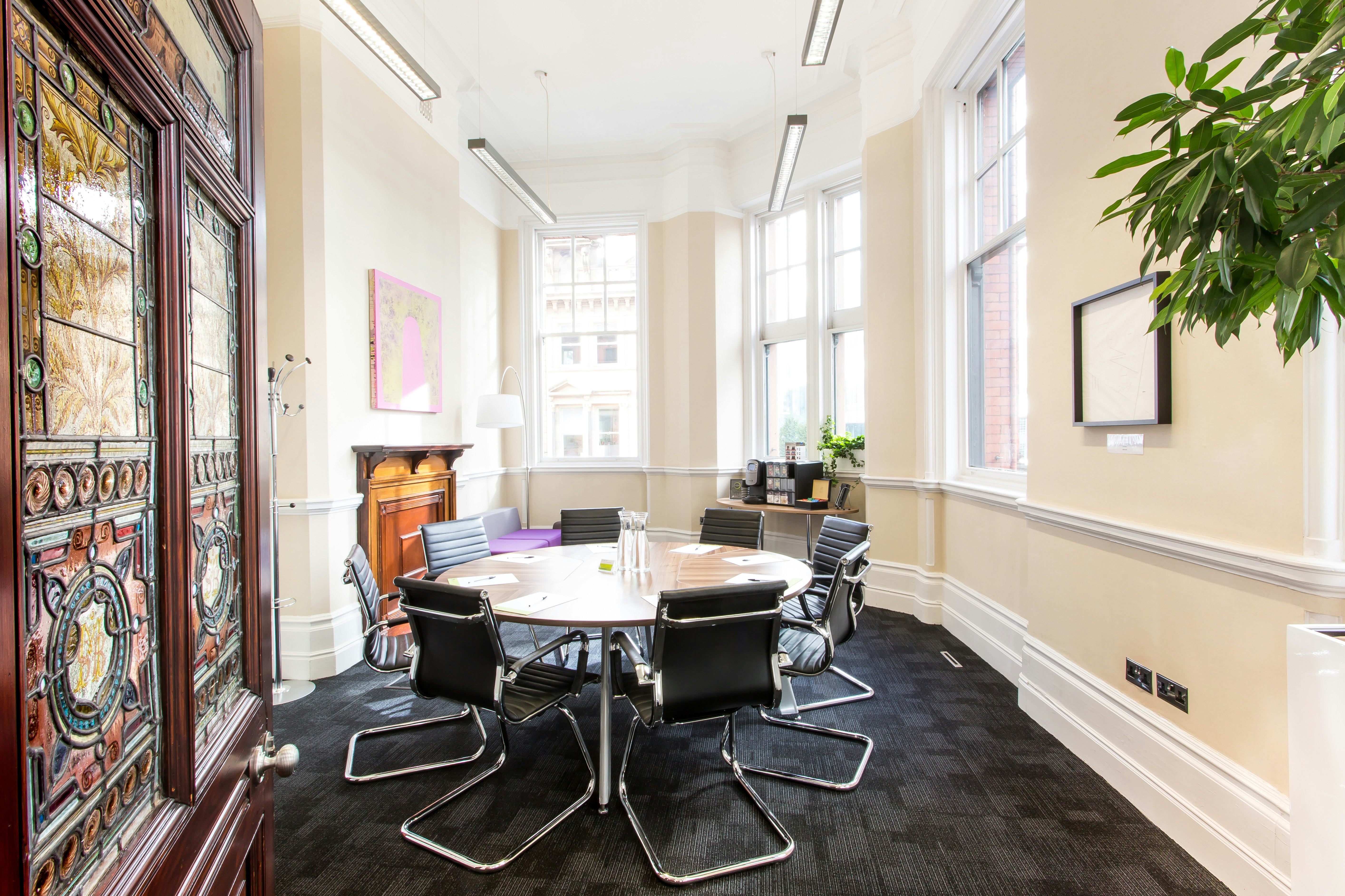 Chamber Space - Communicate Room image 3