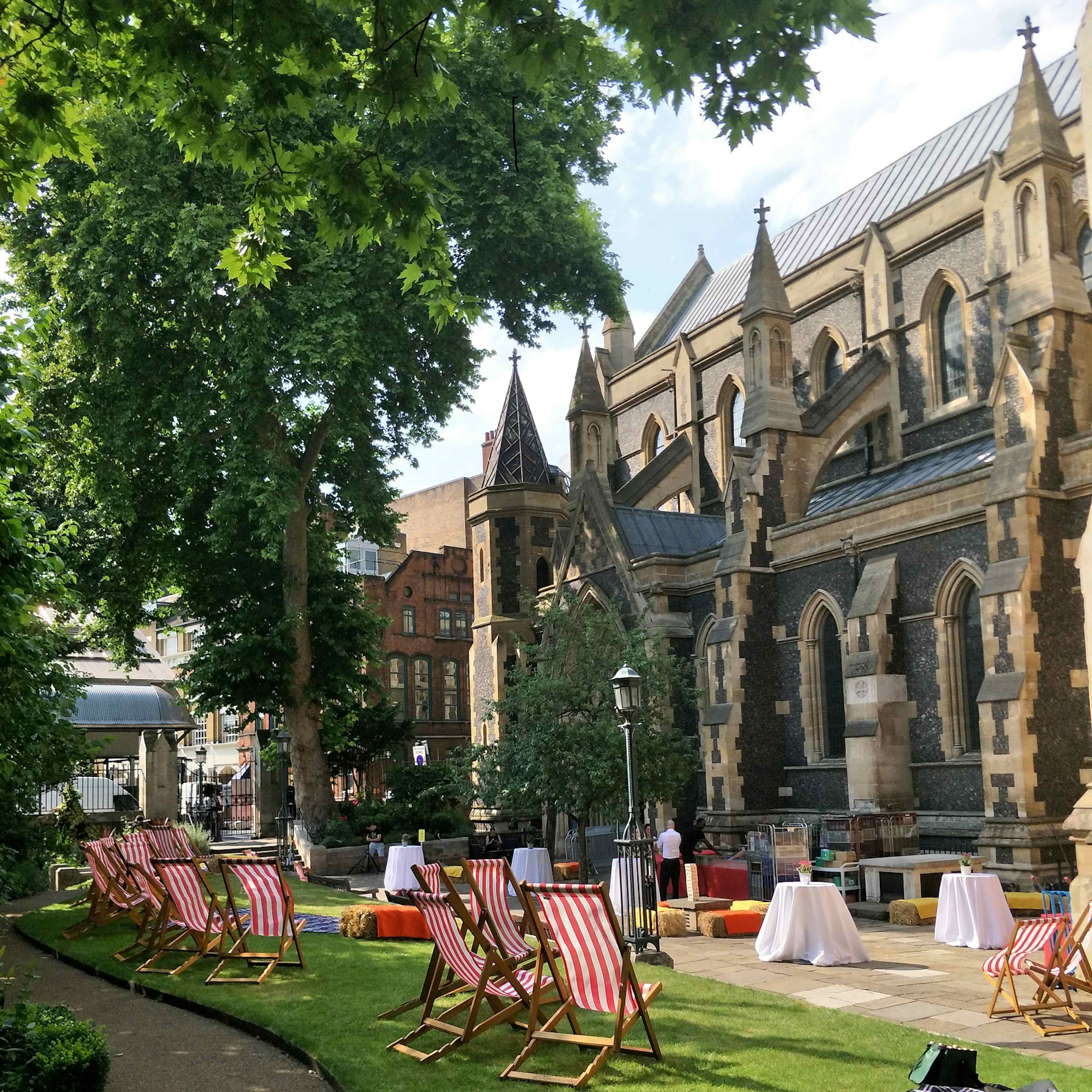 Southwark Cathedral - Churchyard image 3