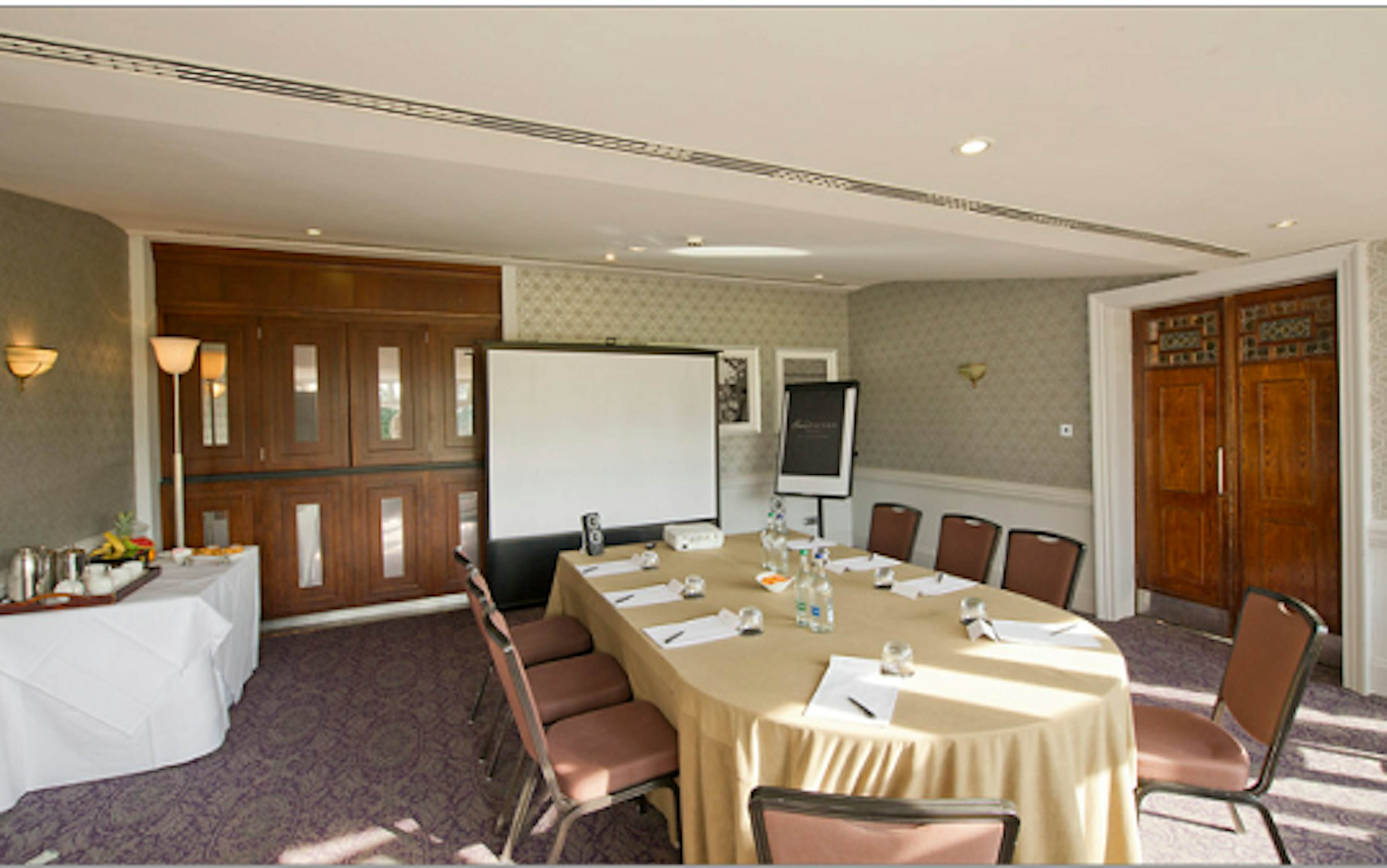 Woodlands Park Hotel - The Chester Suite image 1