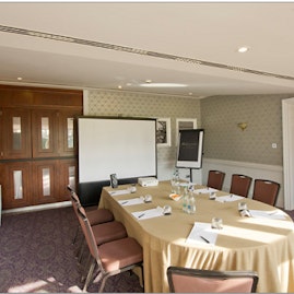 Woodlands Park Hotel - The Chester Suite image 1