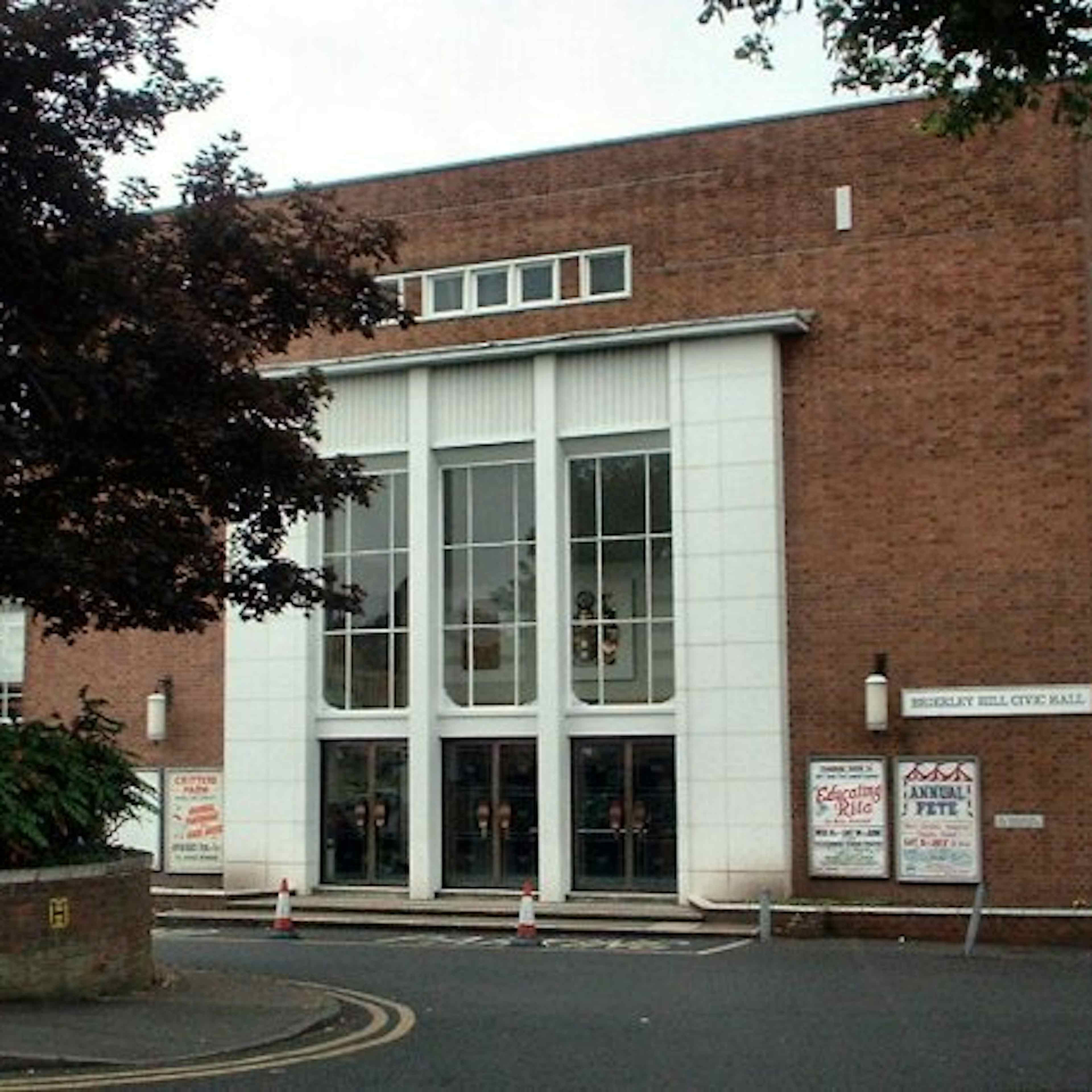 Brierley Hill Civic Hall - image 3