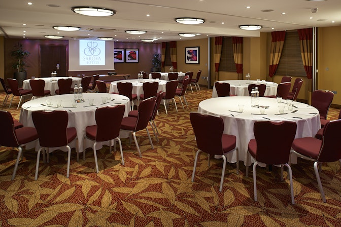 The Bull Hotel - Chalfont Suite image 2