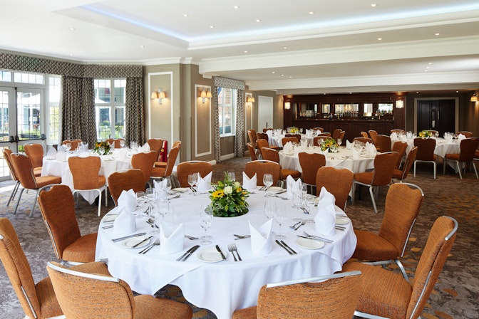 The Bull Hotel - Bulstrode Suite image 3