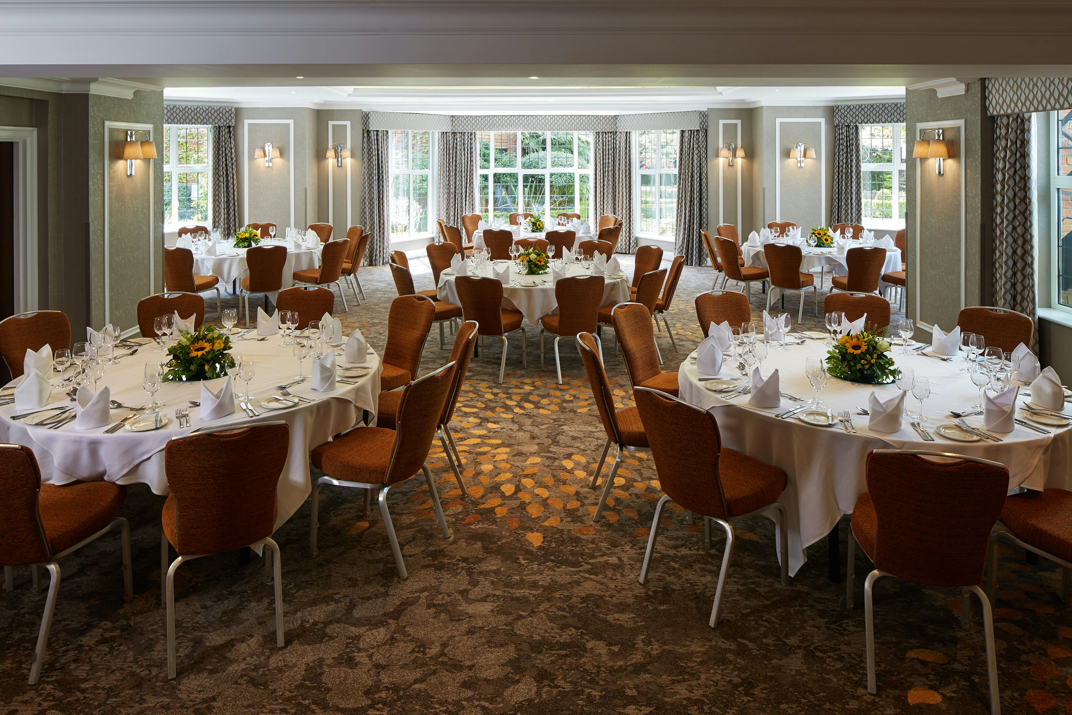 The Bull Hotel - Bulstrode Suite image 2