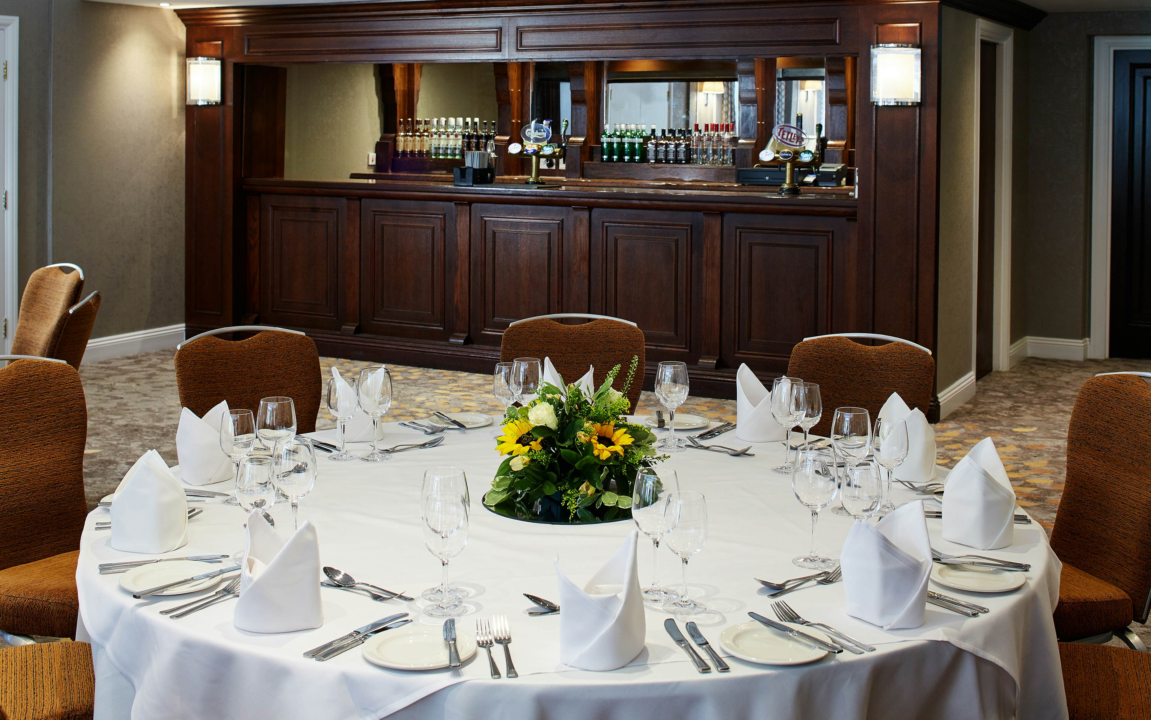 The Bull Hotel - Bulstrode Suite image 1