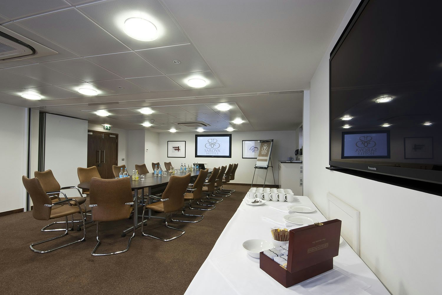 Sir Christopher Wren - Buckingham Suite image 3
