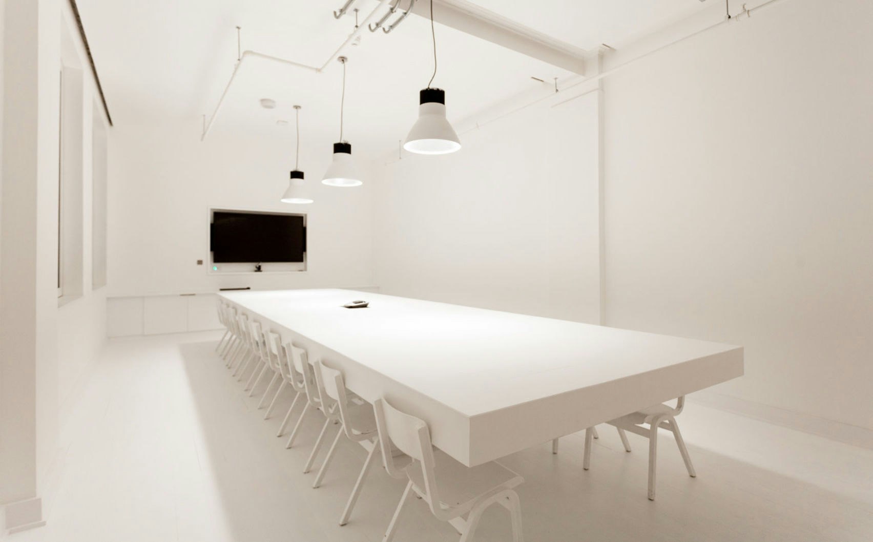 Huckletree Shoreditch - Cupertino Meeting Room image 1