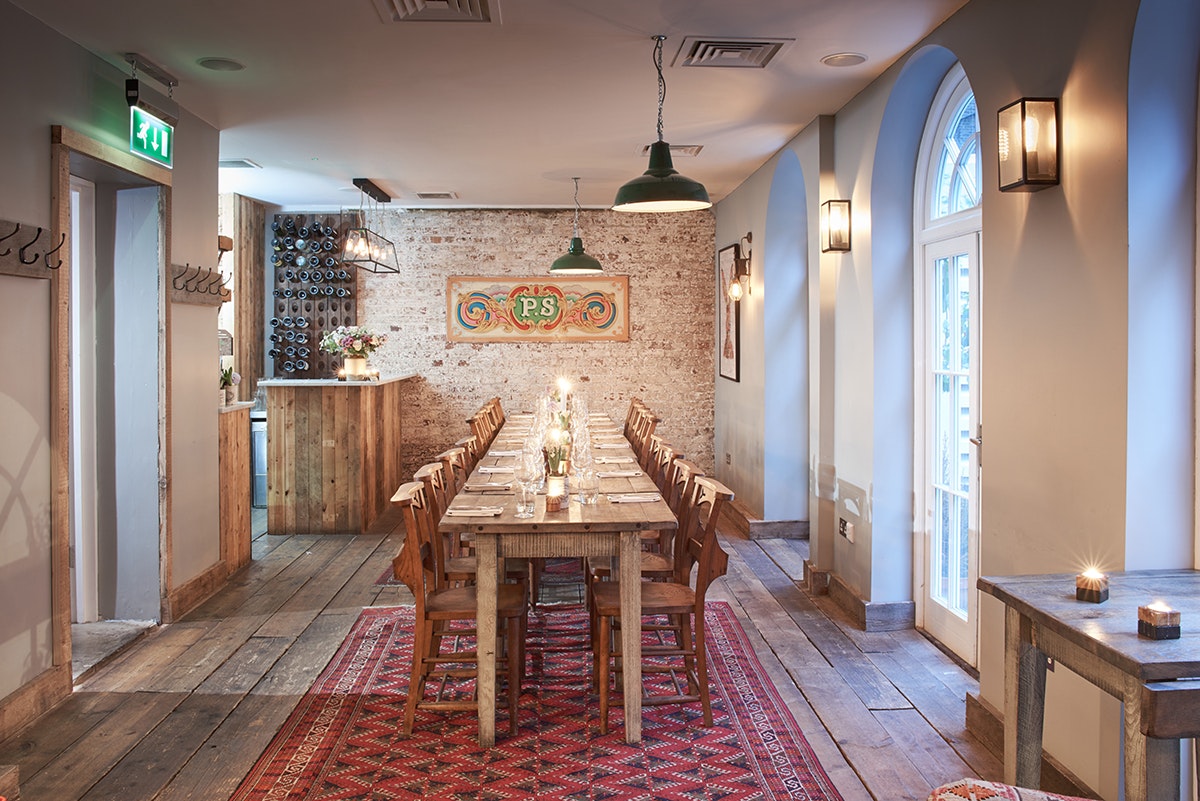 Artist Residence London - Club Room image 1