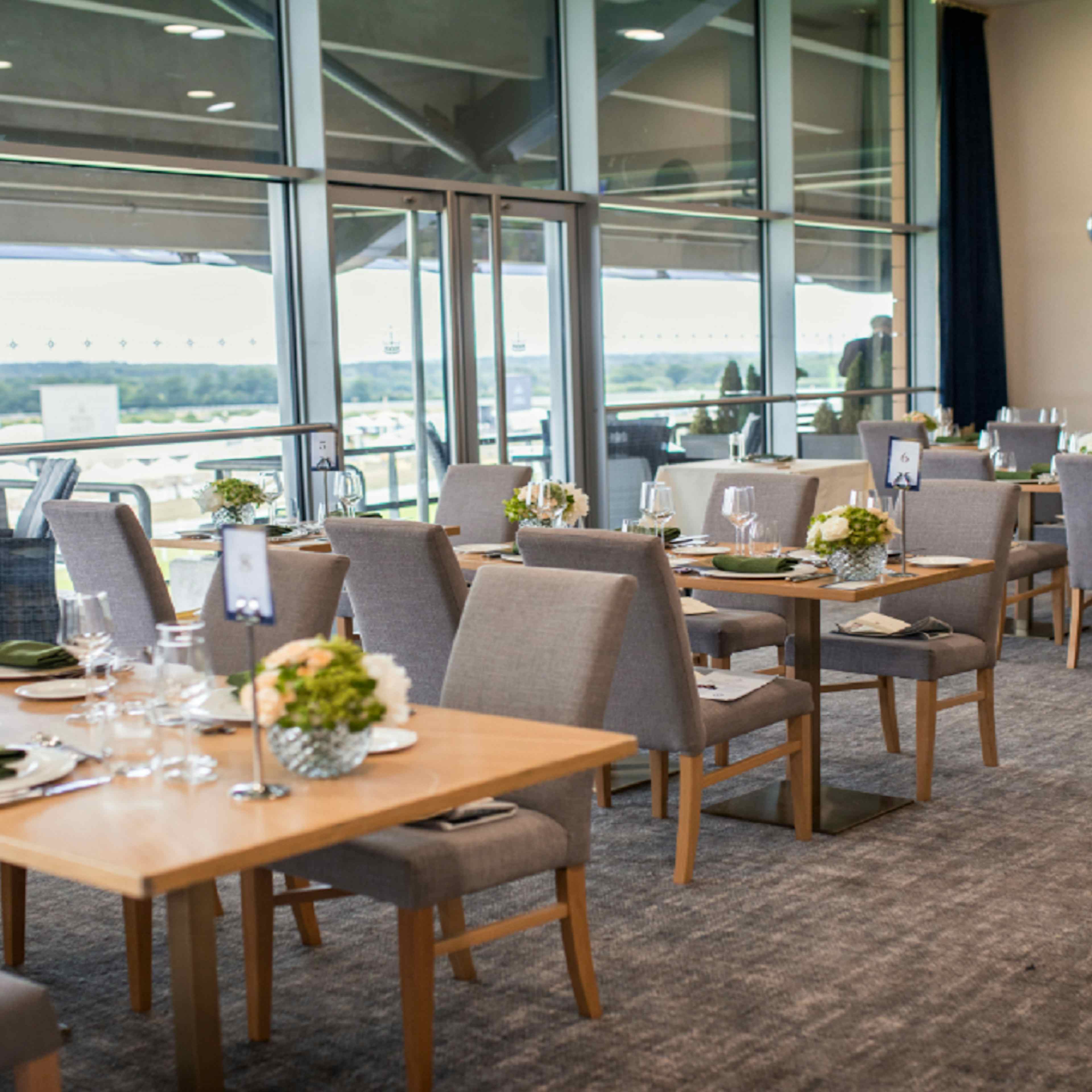 Ascot Racecourse - Windsor Forest Suite image 3
