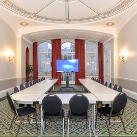 SCI Belgravia - Council Room image 4