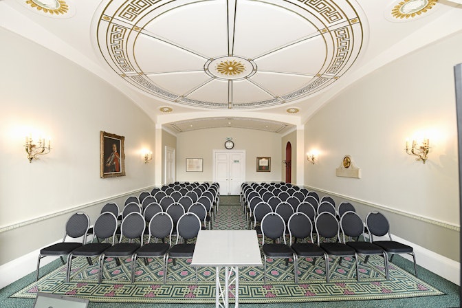 SCI Belgravia - Council Room image 3