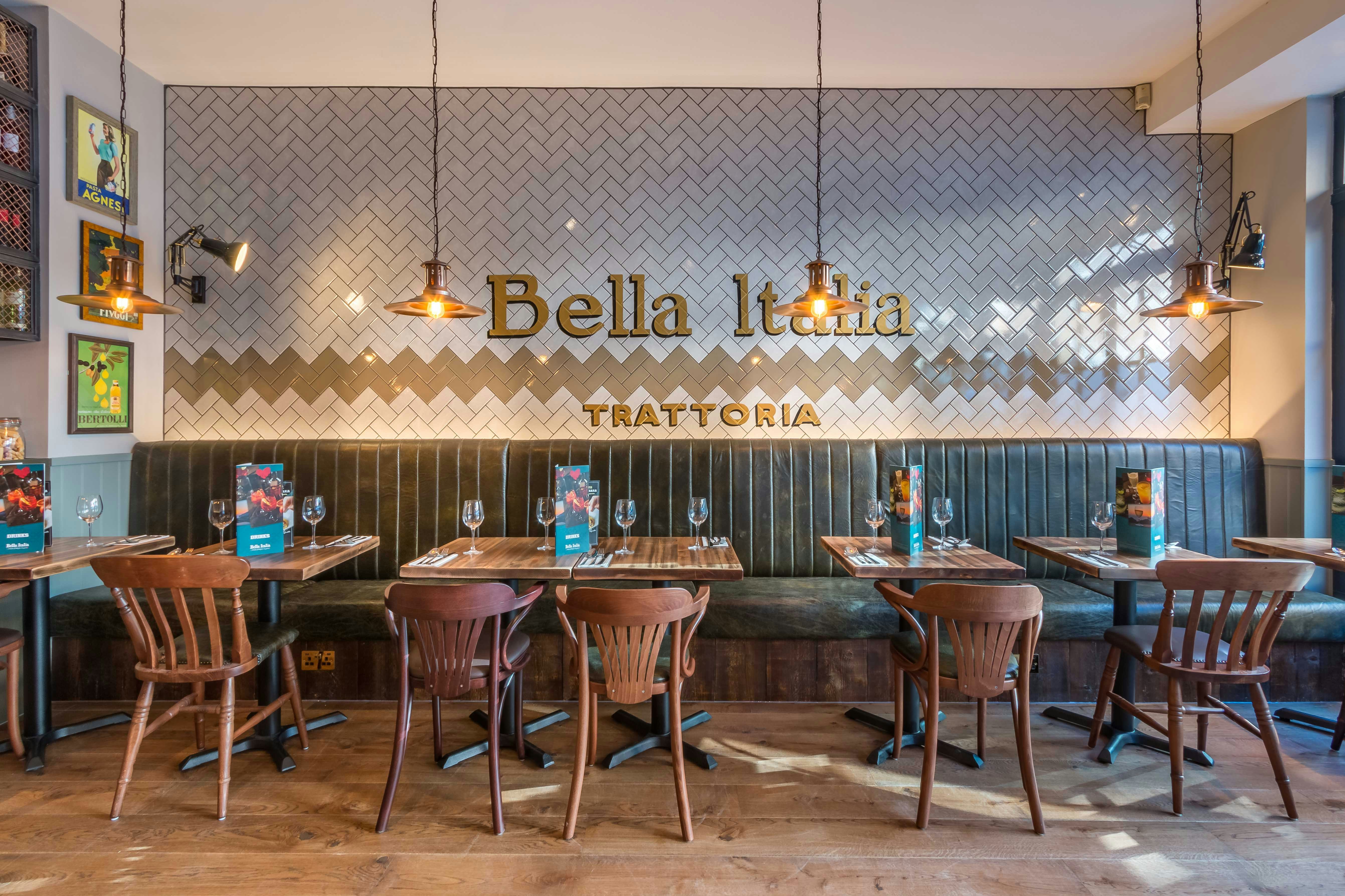 Bella Italia Baker Street - The Venice Room image 3