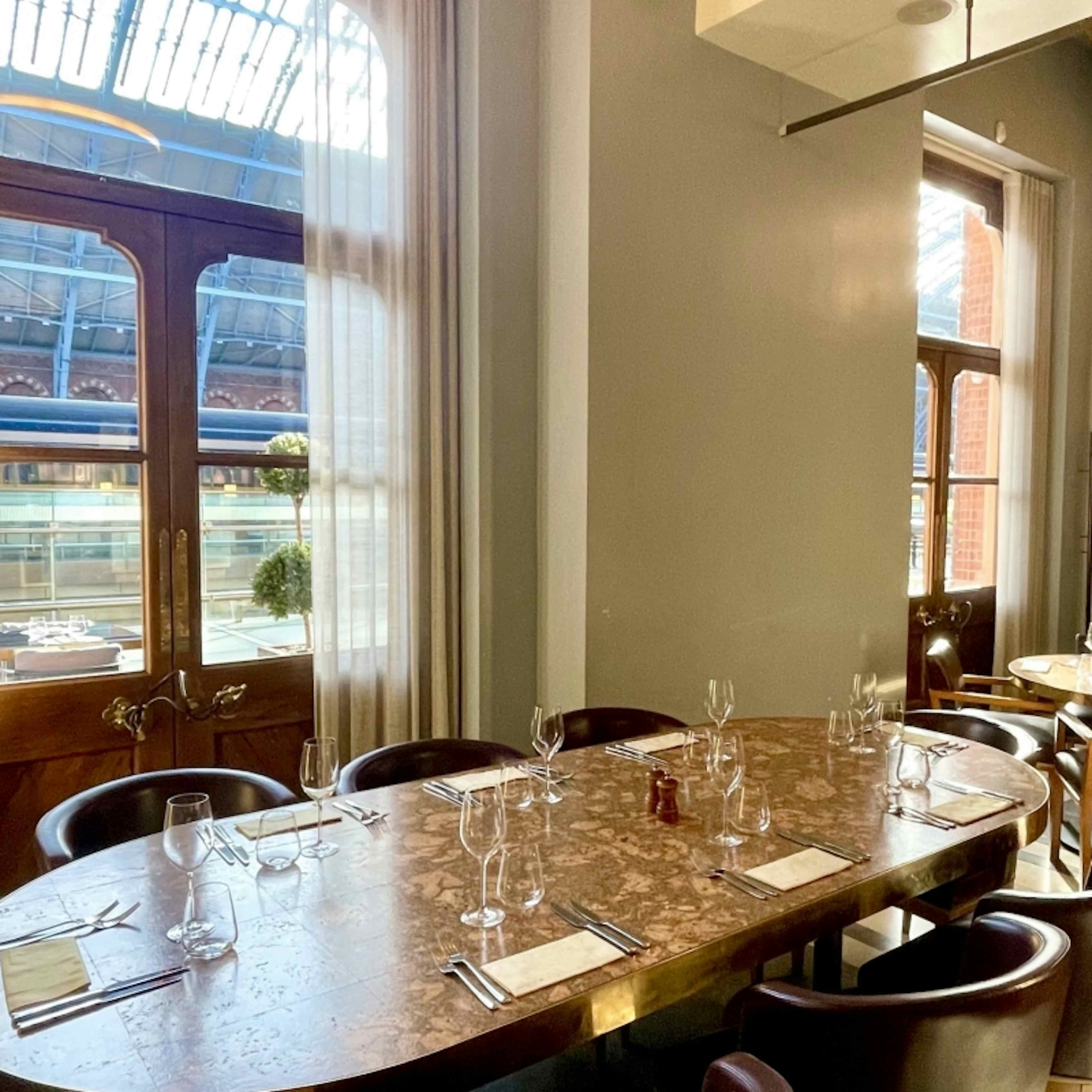 St Pancras Brasserie and Champagne Bar by Searcys  - image 3