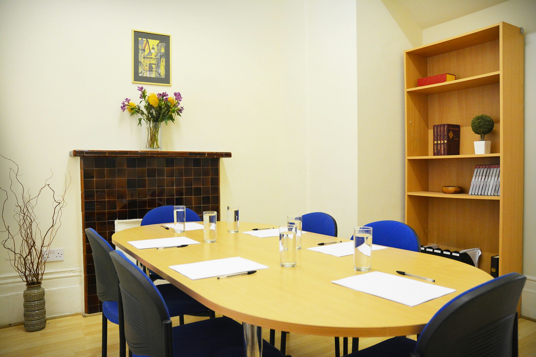 72QT Guest House - Queensborough Meeting Room image 1